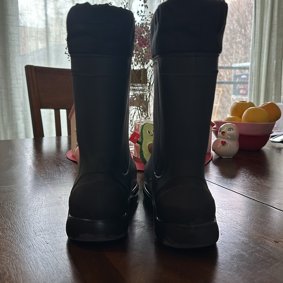Lined Kamik Snow Boots - Picture 5 of 7